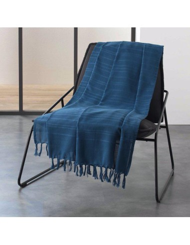 jete de fauteuil a franges 150 x 150 cm coton tisse lilia indigo